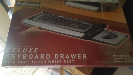 Deluxe keyboard drawer with soft touch wrist rest (keyboard not included)
