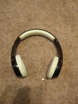 Bluetooth headphones, and two hacksaws