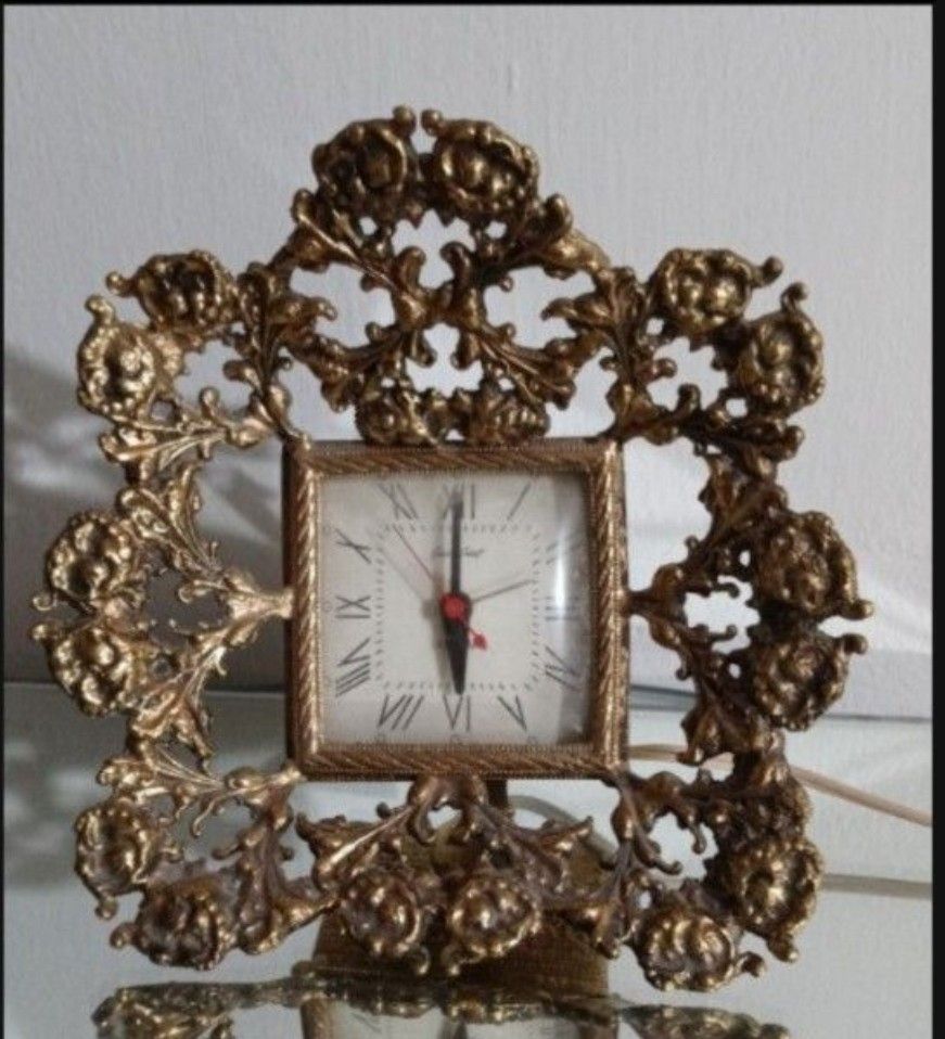 1960's HOLLYWOOD REGENCY BRASS CLOCK 9"×7"×5"
