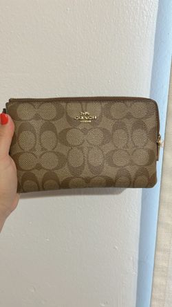 Coach Women's Large Corner Zip Wristlet