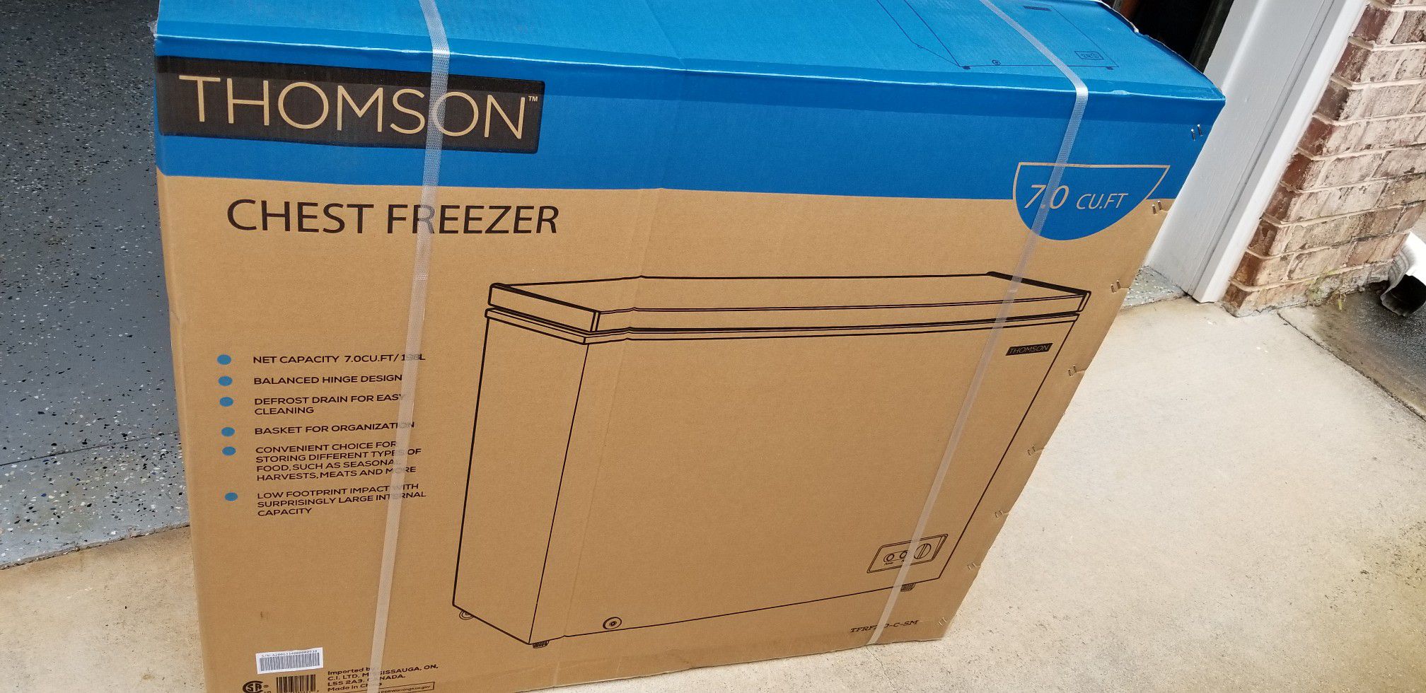 Brand new freezer never open still in Original Box