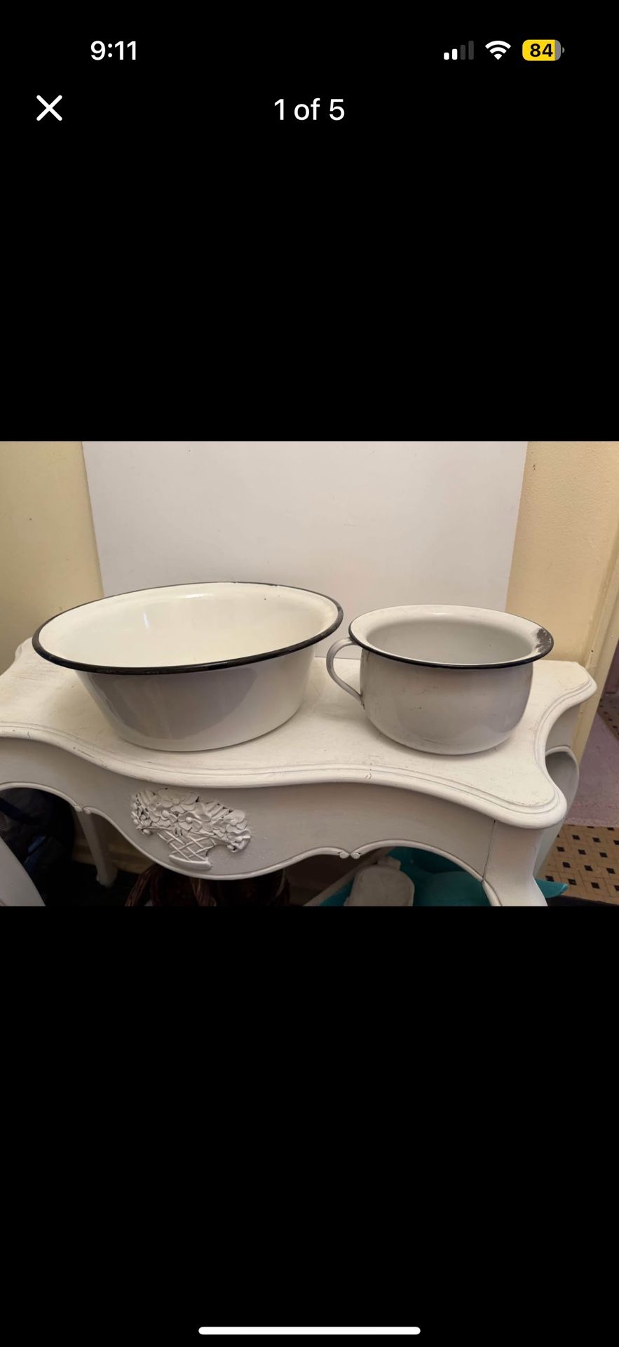 Vintage Enamelware Basin And Chamber Pot 
