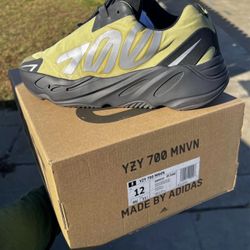 Yeezy Resin 700 