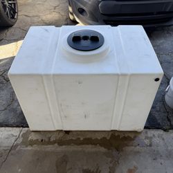 100 Gallon Water Tank 