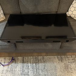 Vizio TV 40 Inch With Wall Mount