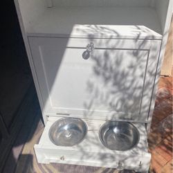 Selling dog food station From “gradinroad”website!