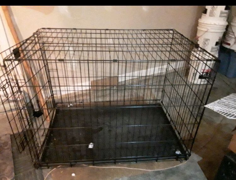XXL dog crate/wire cage.