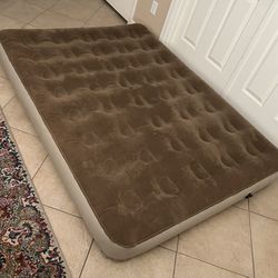 Coleman Queen Size Air Mattress 