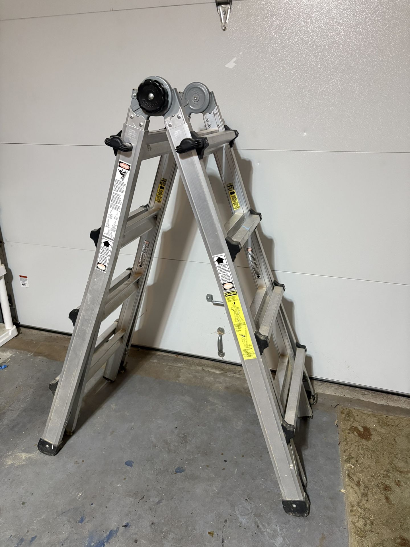 MULTI POSITION LADDER