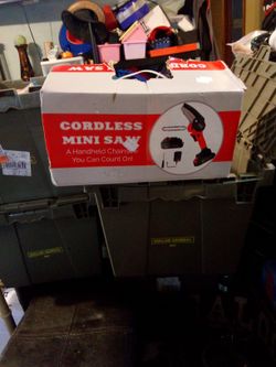 Cordless Mini Saw.