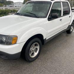 2005. Ford. Explorer. Sport Tracker.   