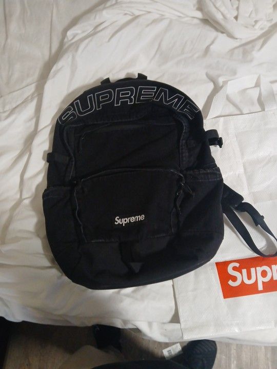 Supreme Backpack Like New 70$