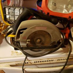 Circular Saw 7-1/4" ! 