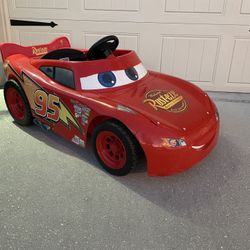 Power Wheels Disney·Pixar Cars 3 Lightning McQueen Ride-On, 6V