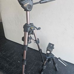 2 Adjustable Tripods