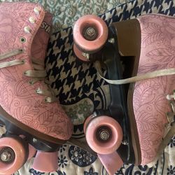 Roller skates 