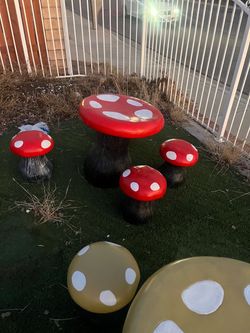 Mushroom tables