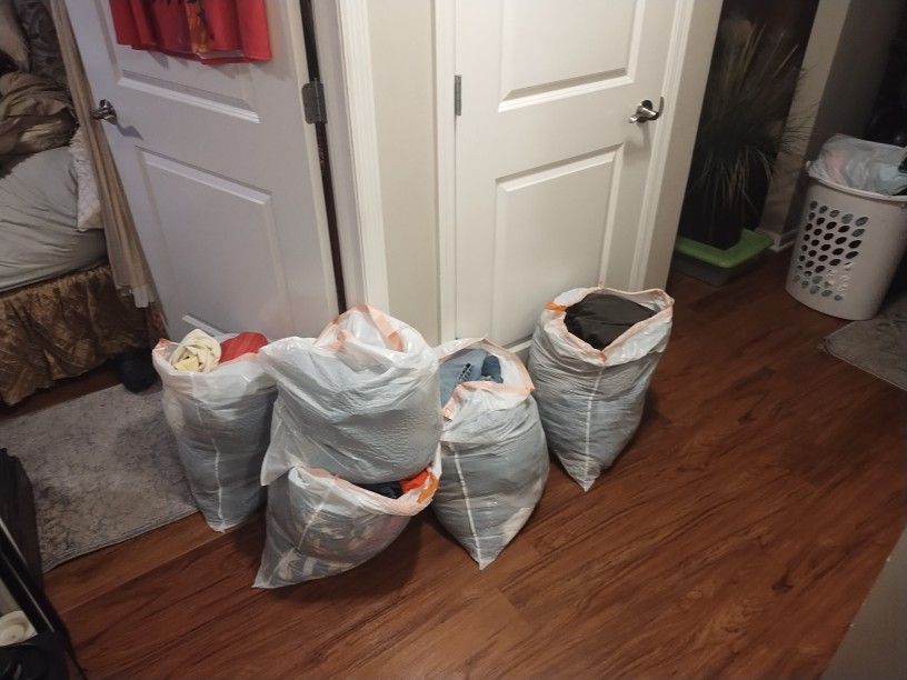 miscl clothes plus size 20 to 22 15.00 a bag 5 bags