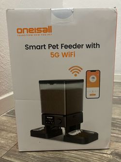 Remote pet feeder
