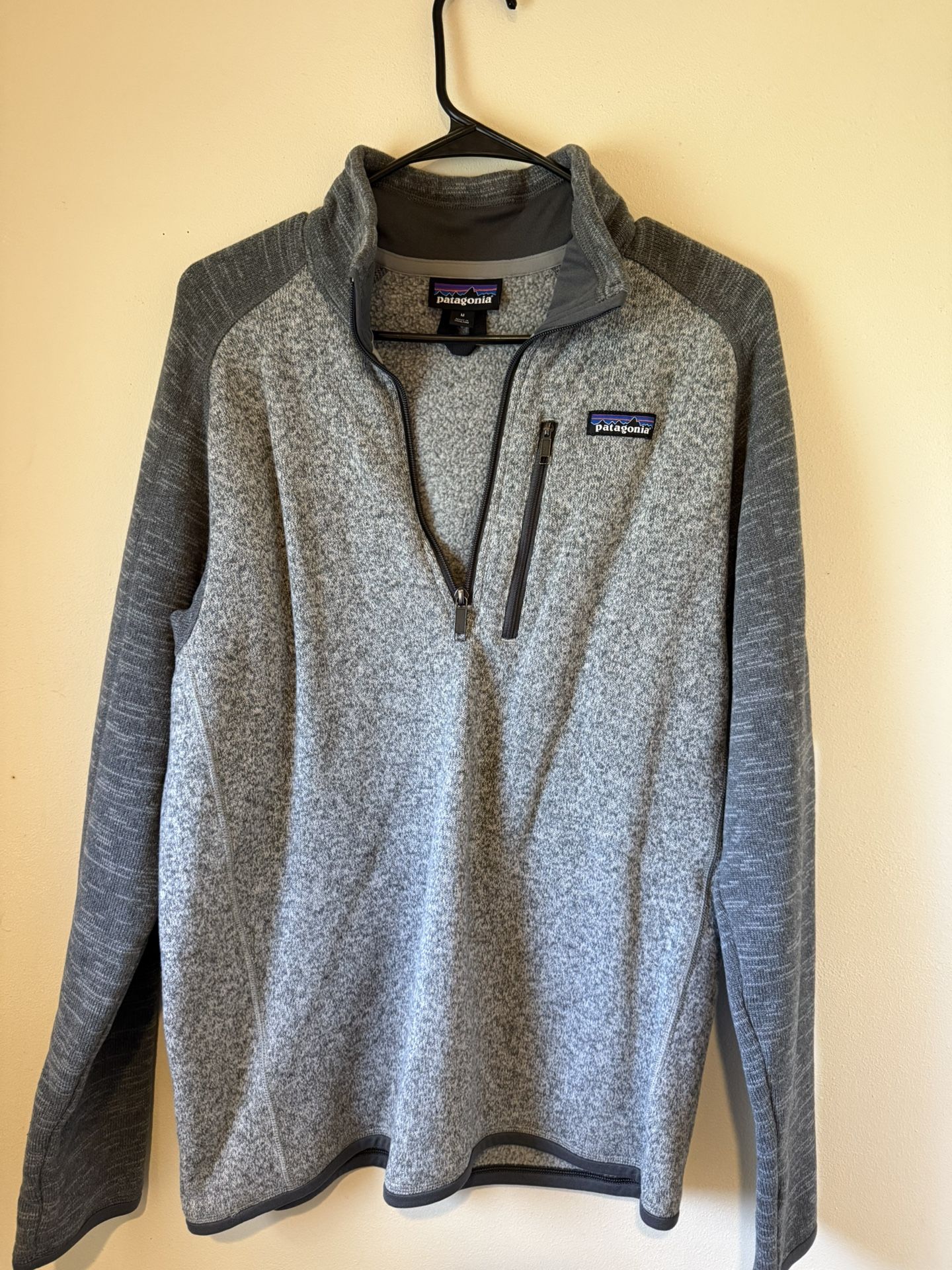 Patagonia Men’s Grey And Dark Grey 1/4 Zip