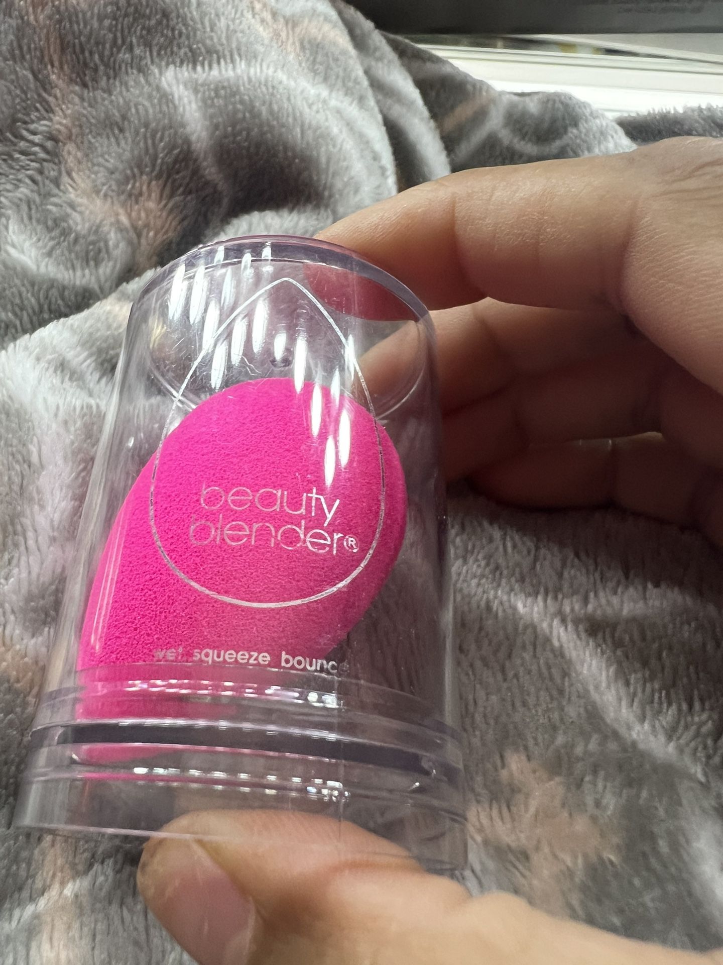Authentic Pink Beauty Blender With Case Retail $20