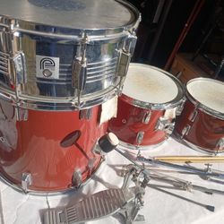 Vintage Snares And Drums