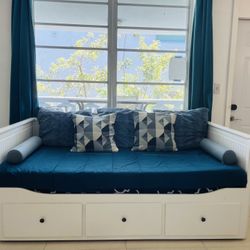 Ikea Hemnes day bed with 3 drawers/2 mattresses