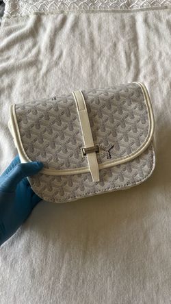 White Nike Crossbody Bag