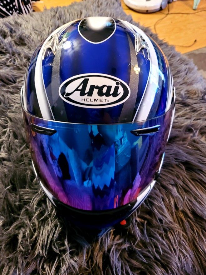 Arai SIGNET GTR MOTORCYCLES HELMET...Size MED adult..Like NEW!..BLUE FACE SHEILD