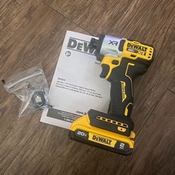 Dewalt impact driver with 2ah battery 3 speed brushless NEW/NUEVO 100$