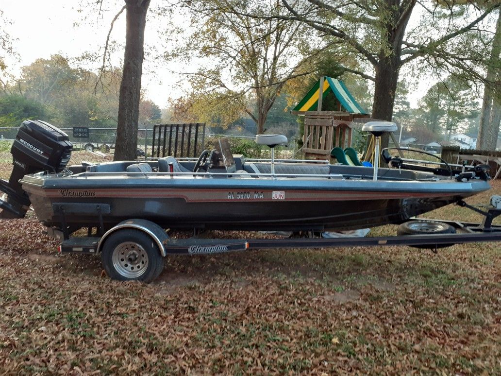 Photo 88 Champion Bass Boat