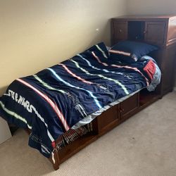 Pottery Barn Beadboard Storage Bed 