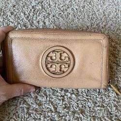 Tory Burch Wallet with the Gold Hardware 