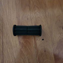 YAMAHA R6 GAS TANK SPACER MOUNT