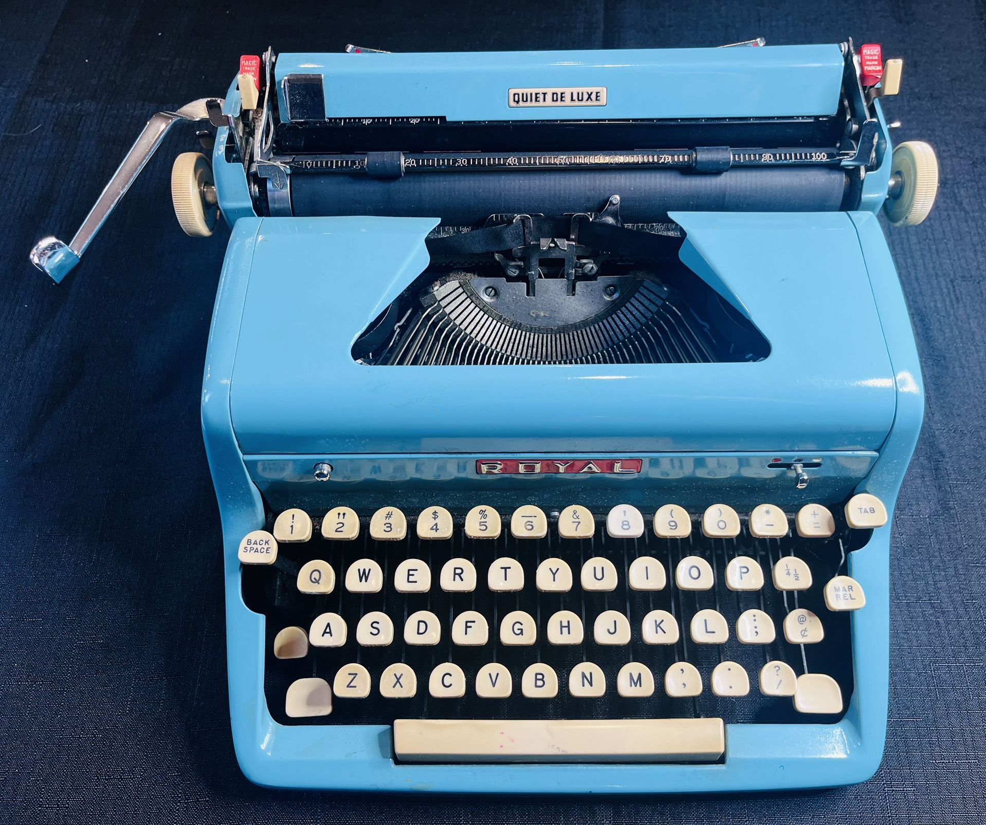 Turquoise Quiet de lux typewriter