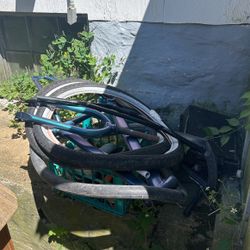 Se Bike Parts (lmk)!!