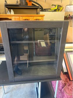 Display/storage cabinet