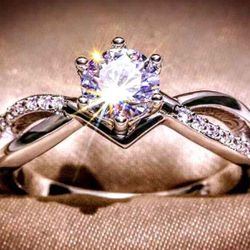 Women's Engagement Ring 