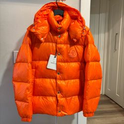 Men’s puffer monc