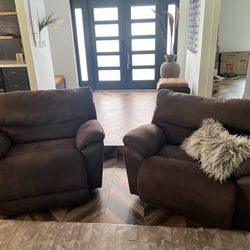 Lazy Boy Extra Wide Leather/Suede Electric Recliners (set of 2)