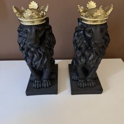 Lion Statue 