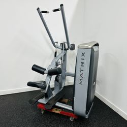 Matrix G7 Lat Pull Down Machine - Workout - Fitness - Gym Equipment
