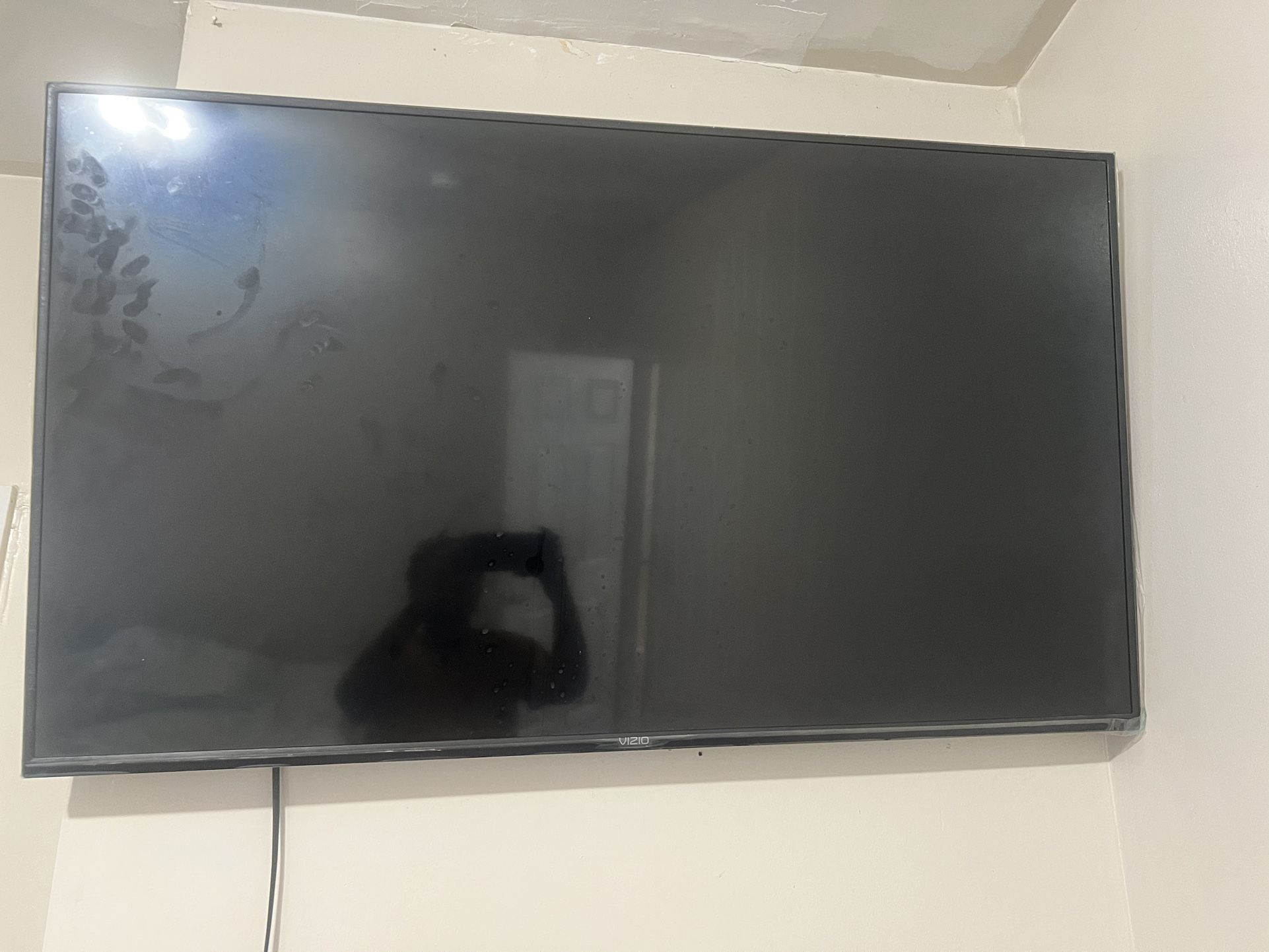 Selling 2 Vizio Smart TV