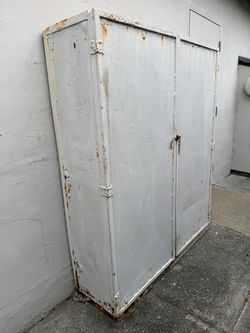Heavy-Duty Steel Storage Cabinet / Tool Locker