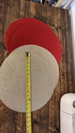 Placemats (glittery red and gold)