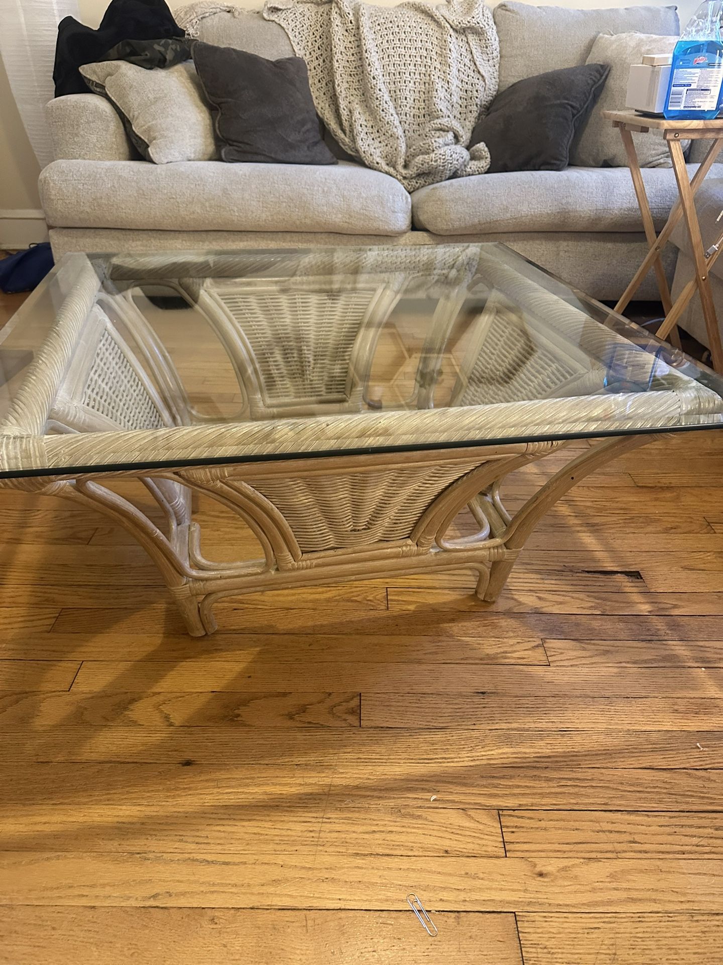 Wicker & Glass Coffee Table – Stylish & Sturdy