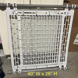 Expandable Baby Or Pet Gate 26” H X 40” W