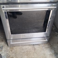 KITCHEN AID BRAND STOVE RANGE.(CLEAN)