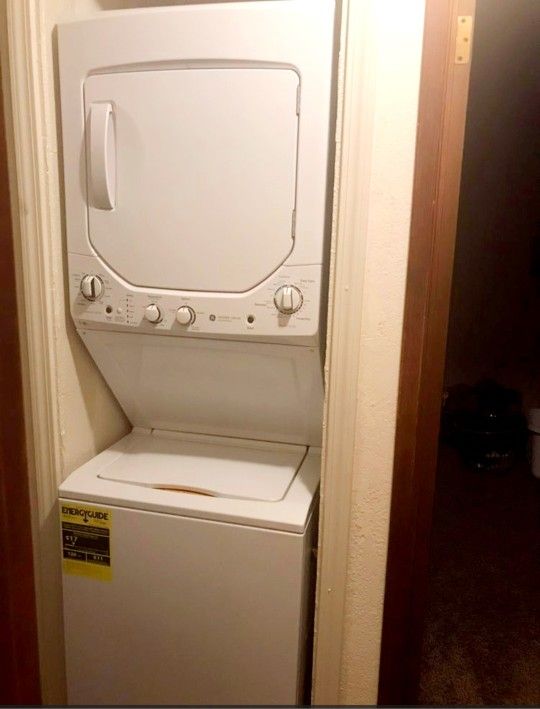 NICE! STACKABLE GE WASHER AND DRYER COMBO, Delivery Warranty 