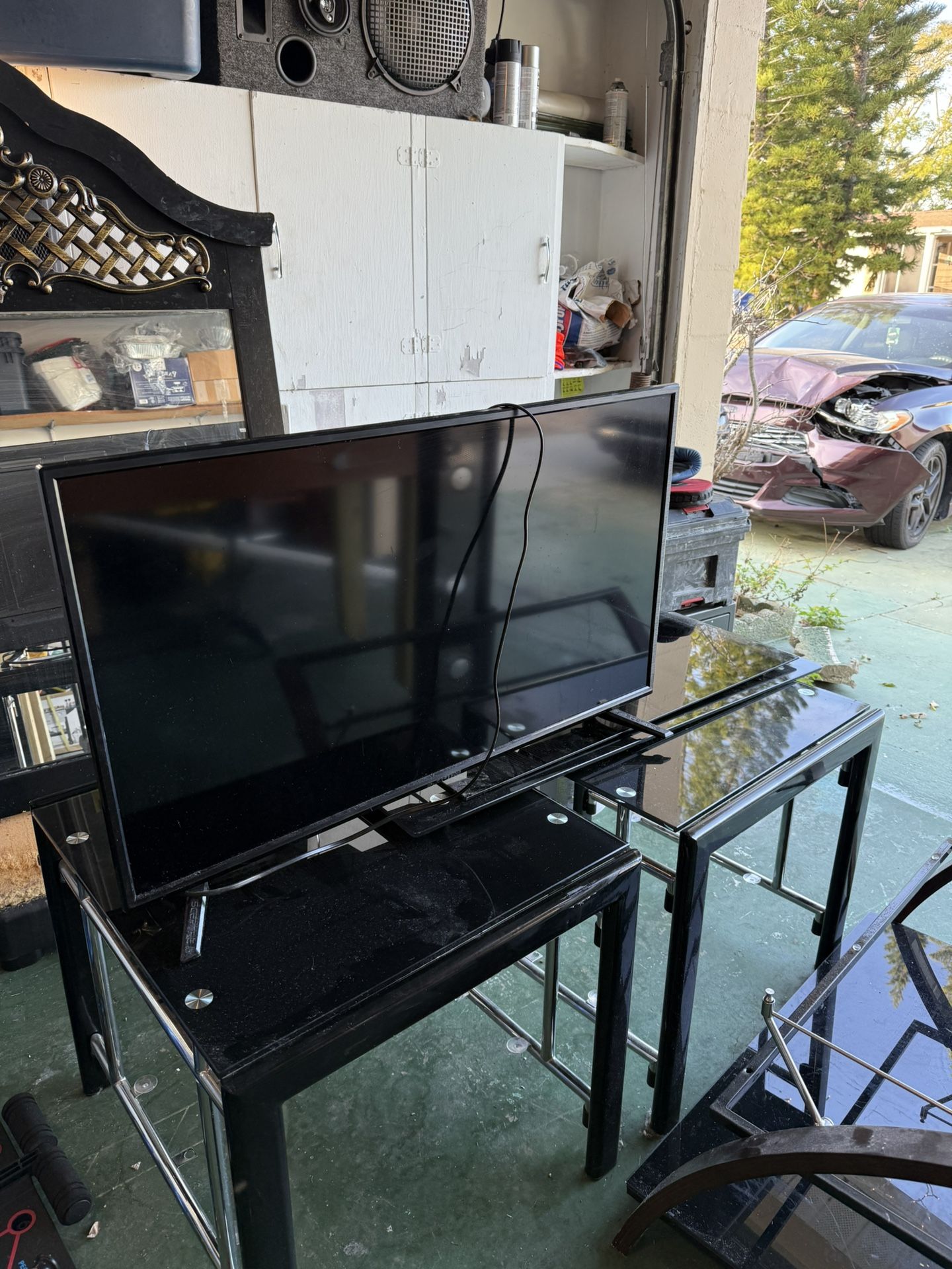 Sceptre TV And TV Stand